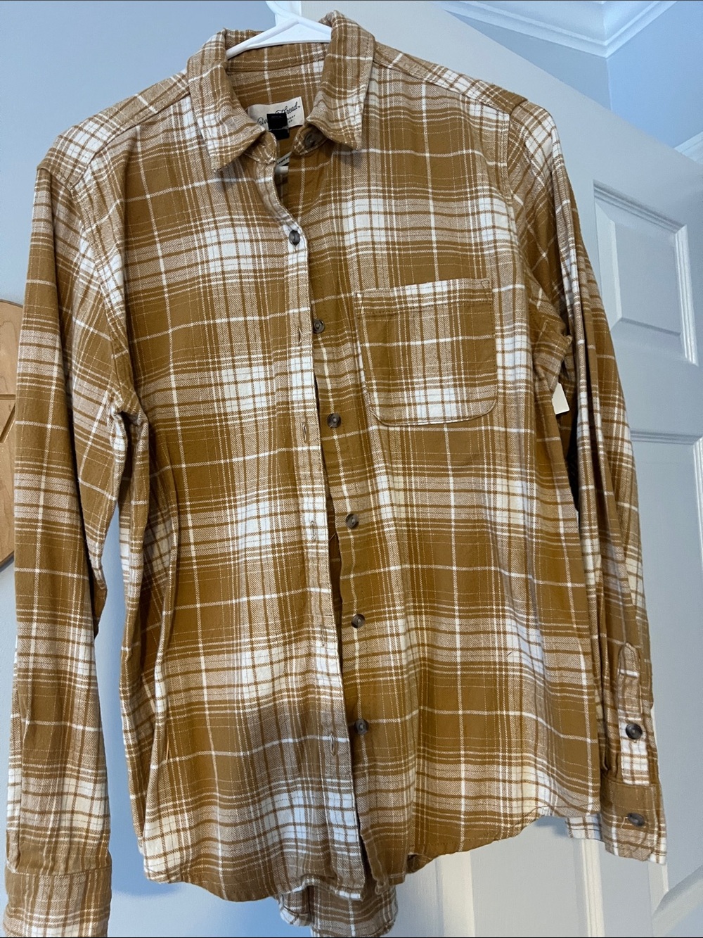 Universal Thread Men's Plaid Button-Down Shirt in Mustard and White
